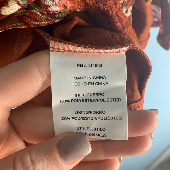 Lily White Floral Blouse - Picture 6 of 10